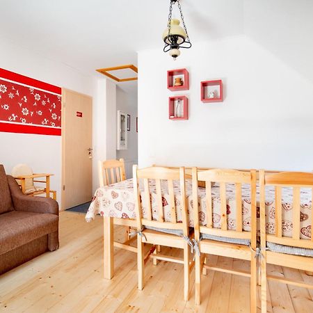 Hotel Rozmaring Vendeghaz Zengővárkony Zewnętrze zdjęcie