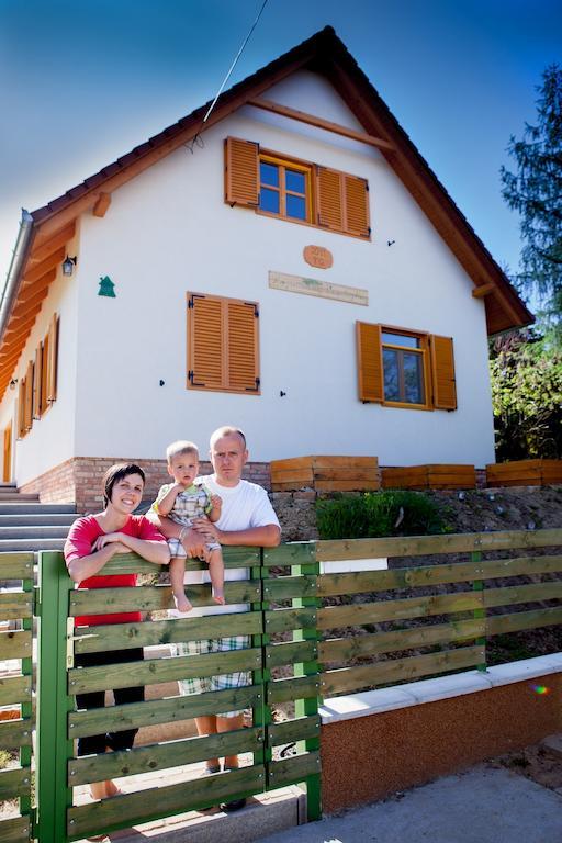 Hotel Rozmaring Vendeghaz Zengővárkony Zewnętrze zdjęcie