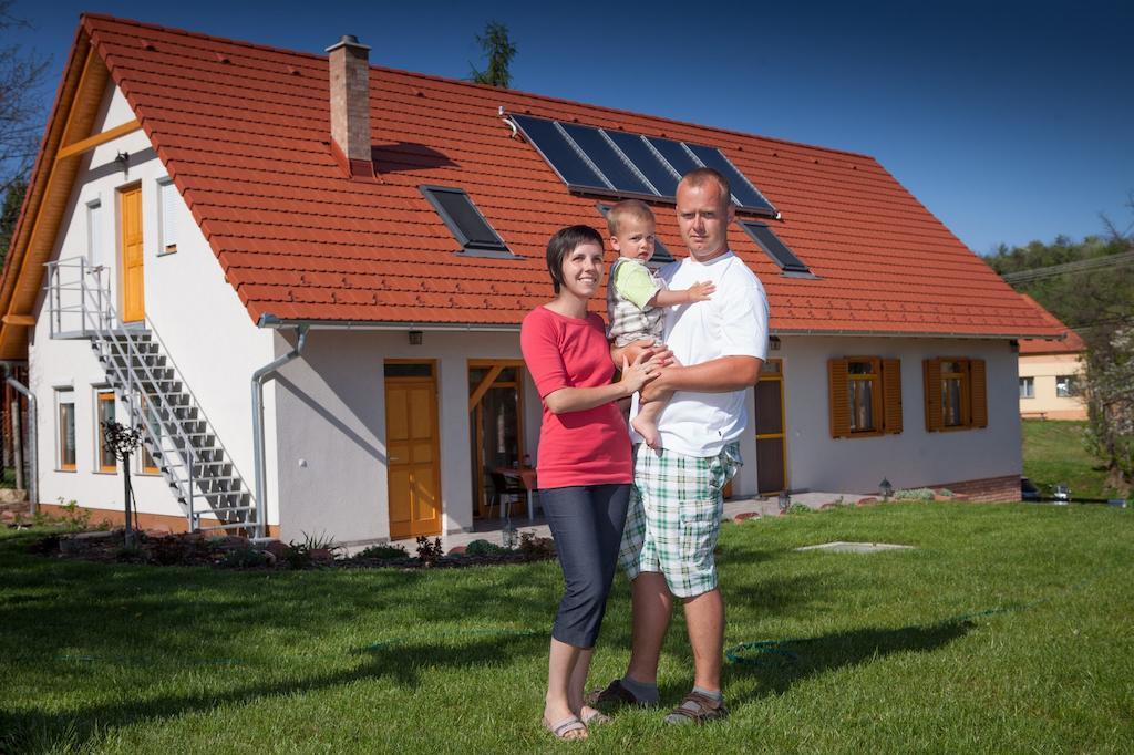 Hotel Rozmaring Vendeghaz Zengővárkony Zewnętrze zdjęcie