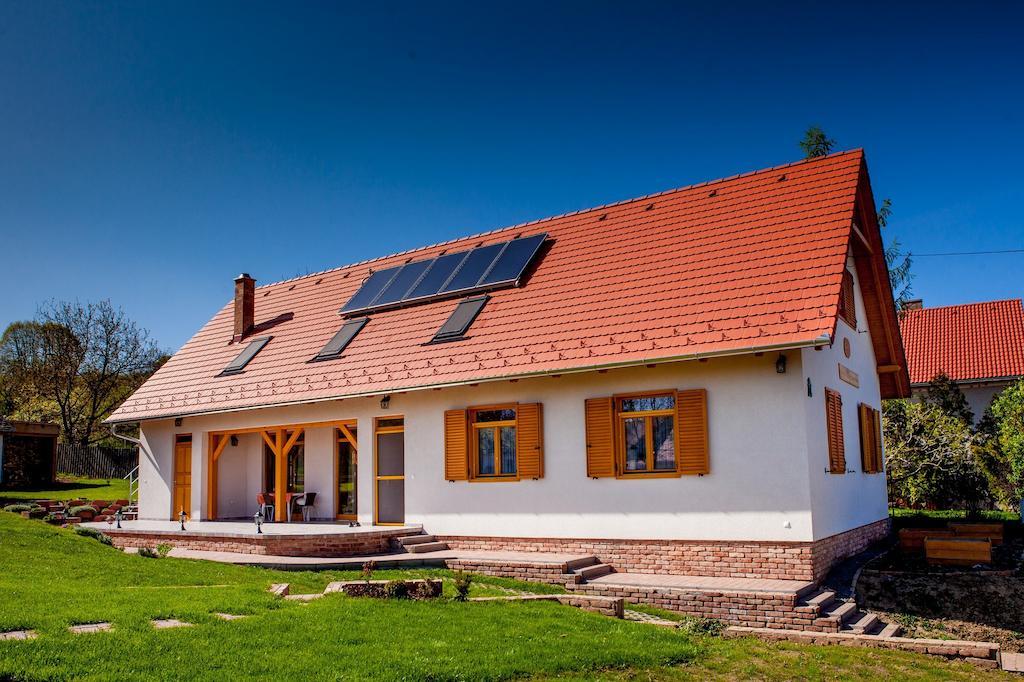 Hotel Rozmaring Vendeghaz Zengővárkony Zewnętrze zdjęcie